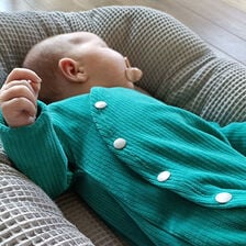 X-Vauvan haalari ompelu