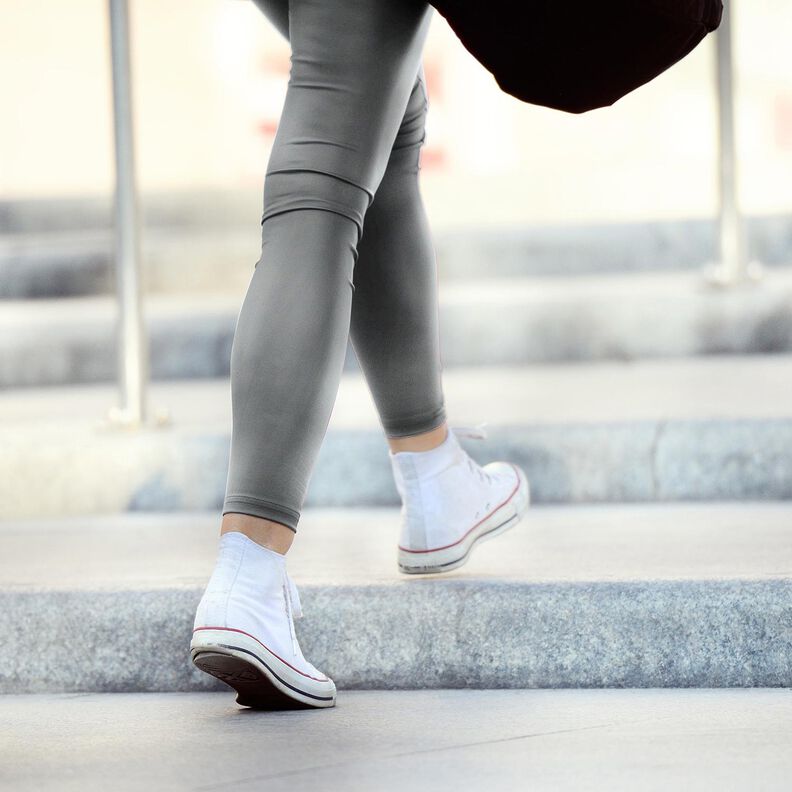 Keinonahka k&auml;&auml;nt&ouml;puoli veluuria  &ndash; harmaa,  image number 7