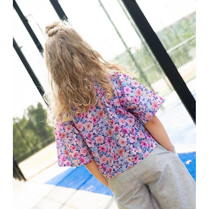 Puuvillapopliini Kukat | Poppy Fabrics &ndash; sinimusta,  image number 5