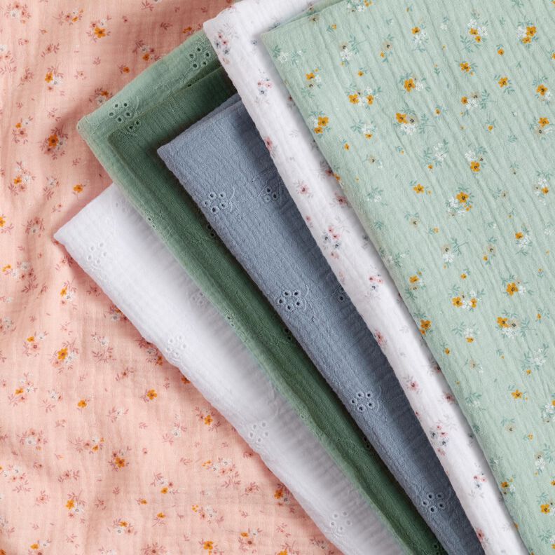 Musliini-/kaksikerroksinen kangas Romanttiset kukkaset – valkoinen,  image number 5