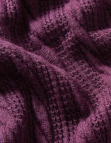 Neuloskangas kermaisen valkoinen harmailla raidoilla